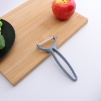 vegetable and fruit peeler